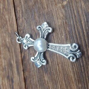 Heirloom cross rosary pendant‎